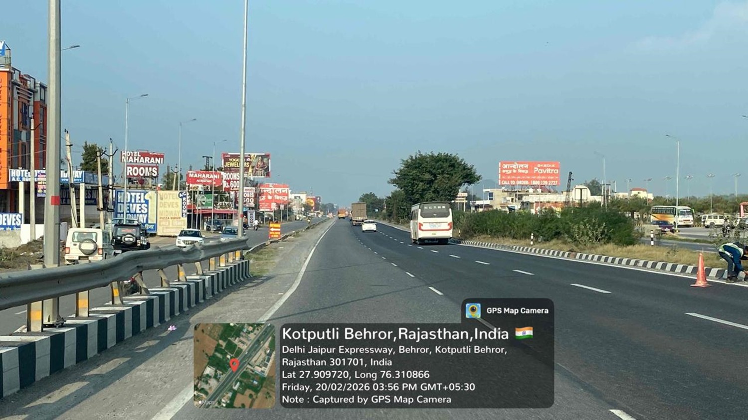 Hoarding image 252